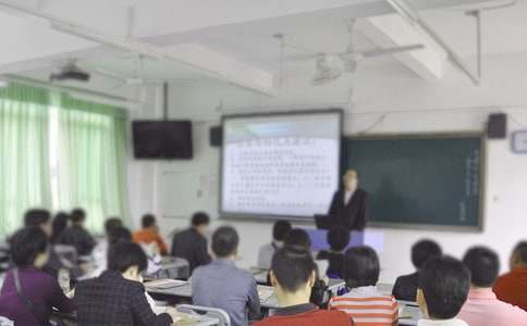 关于家长会老师的自我介绍