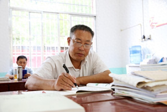 教學副校長期末教學會議發言稿——凝心聚力，共繪教學新篇章